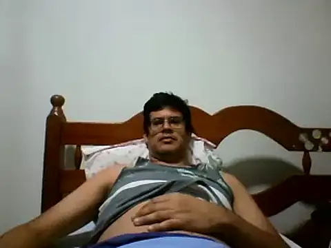 Snapshot of AgneloFly chatting on 8, 3, 2025 AgneloFly online show from 8, 3, 2025