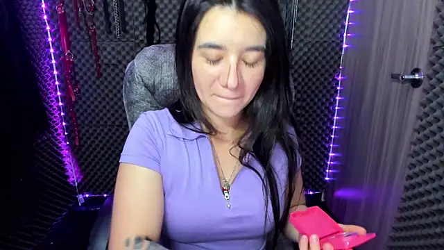 lilihot  online show from 25, 2, 2025