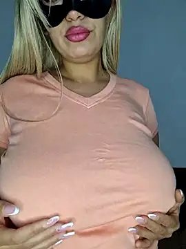 Snapshot of nonalona199999 chatting on 12, 11, 2025 nonalona199999 online show from 12, 11, 2025