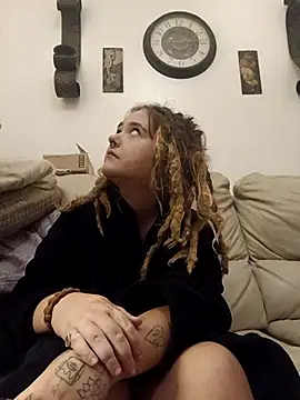 Snapshot of LitHippieBaby420 chatting on 27, 9, 2025 LitHippieBaby420 online show from 27, 9, 2025