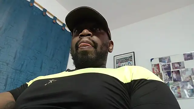 Snapshot of strong__anthony chatting on 18, 4, 2026 strong anthony online show from 18, 4, 2026