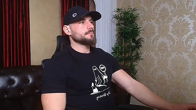 Snapshot of AdamJamesonn chatting on 12, 3, 2025 AdamJamesonn online show from 12, 3, 2025