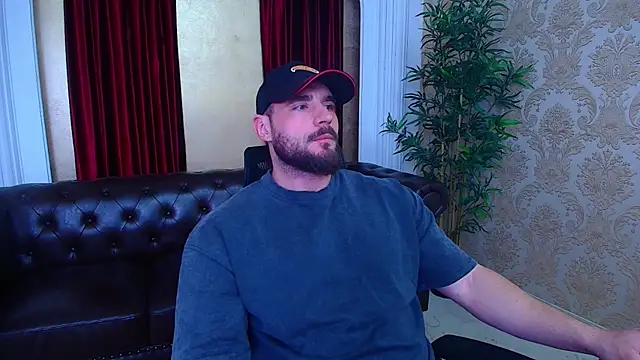 Snapshot of AdamJamesonn chatting on 8, 11, 2025 AdamJamesonn online show from 8, 11, 2025