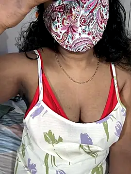 Snapshot of ArathyNambyarMallu chatting on 8, 11, 2025 ArathyNambyarMallu online show from 8, 11, 2025