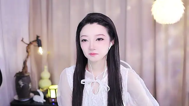 Snapshot of Zoe-99 chatting on 18, 12, 2025 Zoe-99 online show from 18, 12, 2025