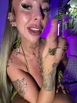 Snapshot of CheekyChels chatting on 25, 7, 2026 CheekyChels online show from 25, 7, 2026