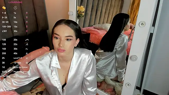 chelsea bolton  online show from 30, 9, 2025