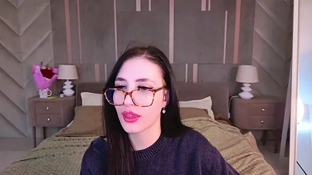 EmmaLawrens online show from 8, 3, 2025