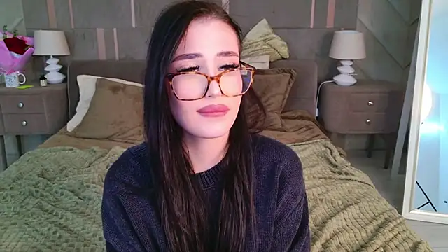 EmmaLawrens online show from 8, 3, 2025