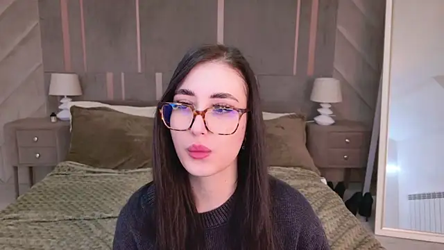 EmmaLawrens online show from 11, 3, 2025