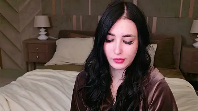 EmmaLawrens online show from 13, 9, 2025