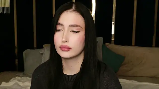 EmmaLawrens online show from 28, 9, 2025