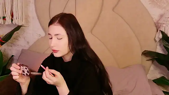 EmmaLawrens online show from 8, 2, 2026