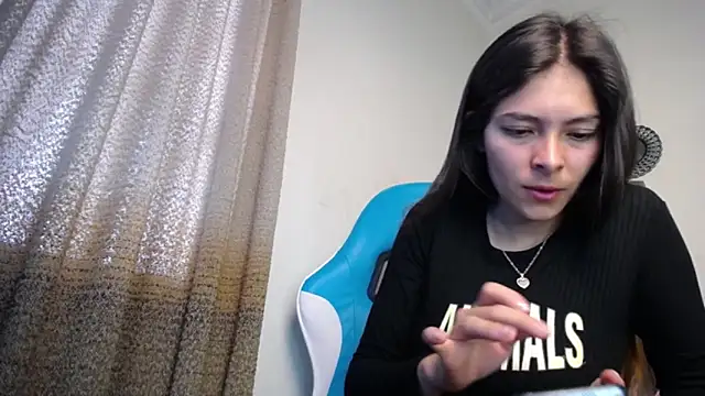 Snapshot of Aleska_Miami chatting on 4, 11, 2025 Aleska Miami online show from 4, 11, 2025