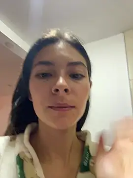 Snapshot of Aleska_Miami chatting on 7, 4, 2026 Aleska Miami online show from 7, 4, 2026