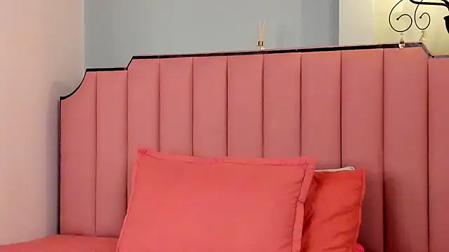 Snapshot of KarenSims chatting on 12, 2, 2026 KarenSims online show from 12, 2, 2026