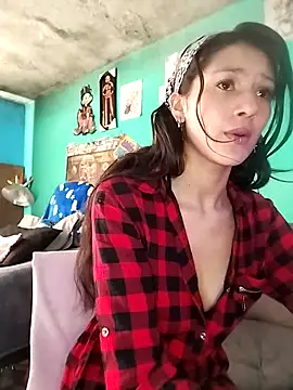 Snapshot of Cleo_Hott chatting on 4, 11, 2025 Cleo Hott online show from 4, 11, 2025