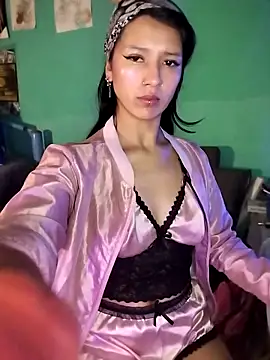 Snapshot of Cleo_Hott chatting on 5, 11, 2025 Cleo Hott online show from 5, 11, 2025