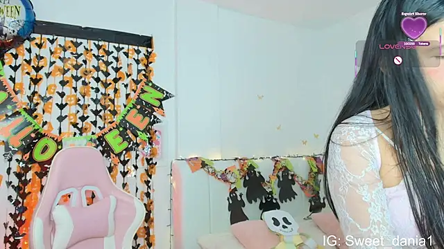 sweet dania  online show from 20, 10, 2025