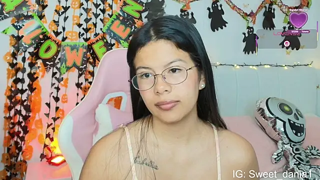 sweet dania  online show from 28, 10, 2025