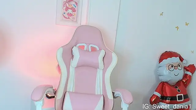 sweet dania  online show from 4, 2, 2026