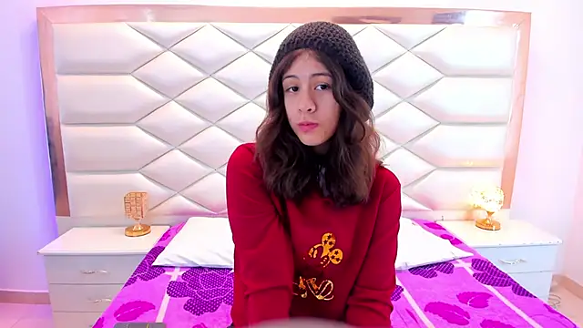 MiaQueen021 online show from 8, 2, 2025