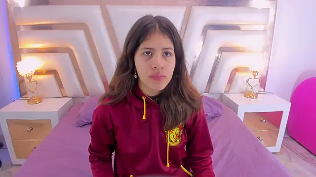 MiaQueen021 online show from 15, 3, 2025