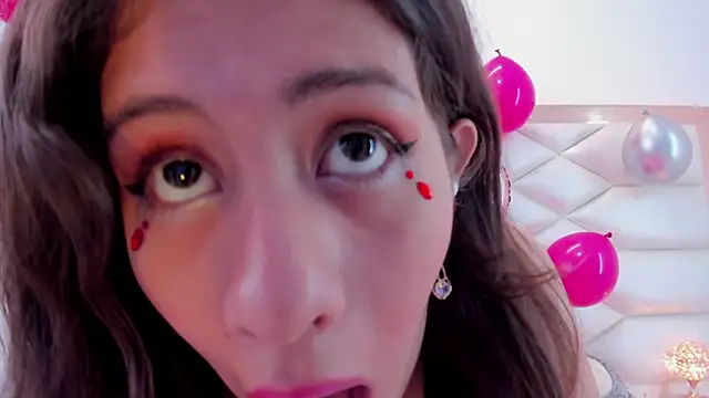 MiaQueen021 online show from 21, 3, 2025