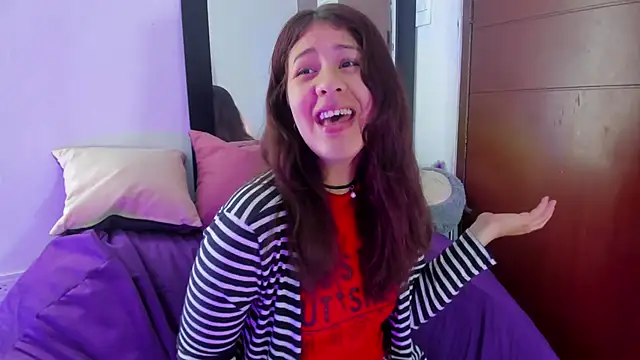 MiaQueen021 online show from 19, 9, 2025