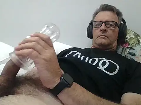 Snapshot of itsmeyes69 chatting on 26, 3, 2026 itsmeyes69 online show from 26, 3, 2026