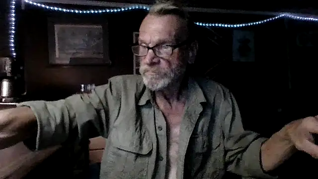 Snapshot of Aldick68 chatting on 15, 4, 2026 Aldick68 online show from 15, 4, 2026