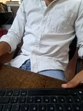 Snapshot of braveman999 chatting on 8, 4, 2026 braveman999 online show from 8, 4, 2026