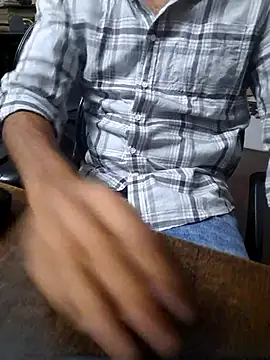 Snapshot of braveman999 chatting on 27, 4, 2026 braveman999 online show from 27, 4, 2026