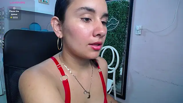 Snapshot of Maylin_horny19 chatting on 19, 9, 2025 Maylin horny19 online show from 19, 9, 2025
