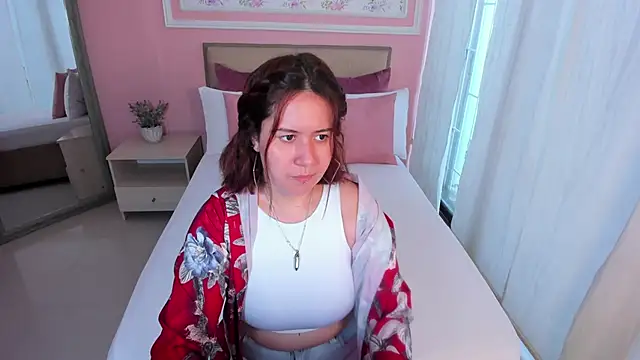 zoes milee online show from 18, 3, 2025