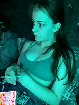 Snapshot of VioletxBlue chatting on 9, 9, 2025 VioletxBlue online show from 9, 9, 2025