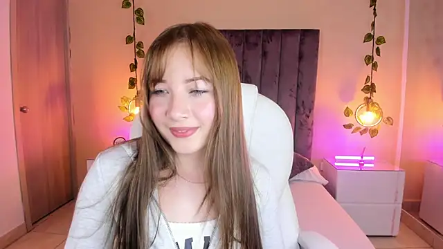 Dahlia Rousse online show from 12, 9, 2025