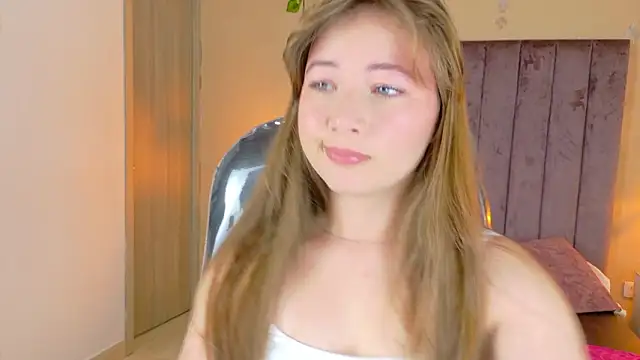 Dahlia Rousse online show from 21, 2, 2026