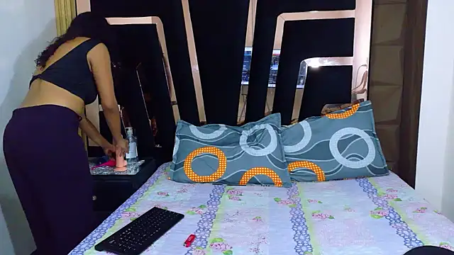 Snapshot of SolEvanss chatting on 28, 10, 2025 SolEvanss online show from 28, 10, 2025