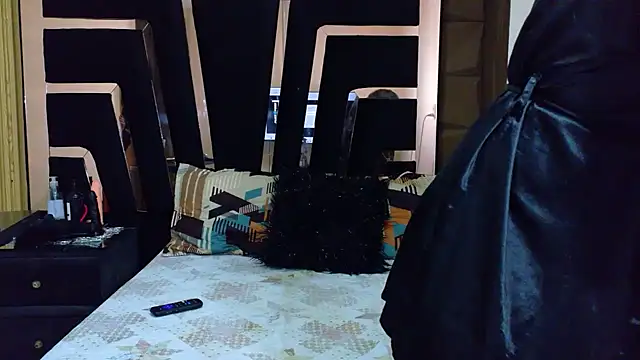 Snapshot of SolEvanss chatting on 8, 11, 2025 SolEvanss online show from 8, 11, 2025