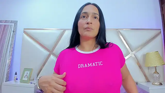 LucineArias online show from 8, 2, 2025