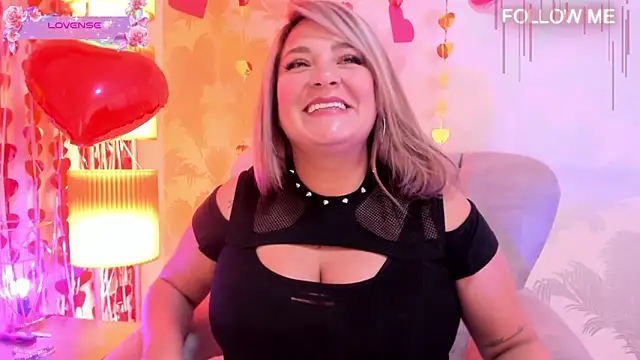 Snapshot of Elise-Leyton chatting on 14, 2, 2026 Elise-Leyton online show from 14, 2, 2026