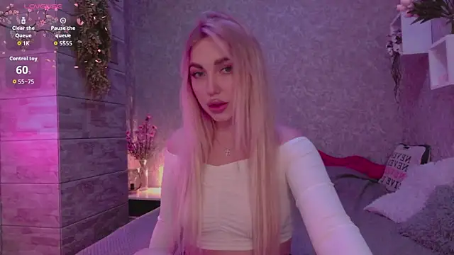 Mika Rayy online show from 28, 9, 2025