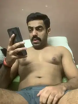 vaibhavchugh38 online show from 14, 1, 2025