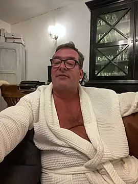 Snapshot of MountJohnXL chatting on 10, 4, 2026 MountJohnXL online show from 10, 4, 2026