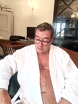 Snapshot of MountJohnXL chatting on 11, 4, 2026 MountJohnXL online show from 11, 4, 2026