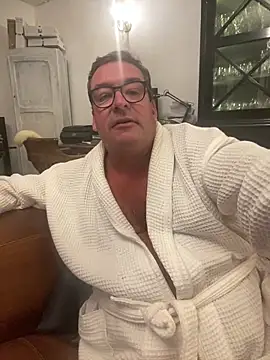 Snapshot of MountJohnXL chatting on 12, 4, 2026 MountJohnXL online show from 12, 4, 2026