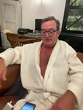 Snapshot of MountJohnXL chatting on 12, 4, 2026 MountJohnXL online show from 12, 4, 2026