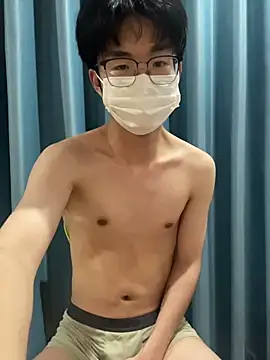 Snapshot of yfx468 chatting on 28, 4, 2026 yfx468 online show from 28, 4, 2026