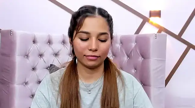 Snapshot of CharlotteGraay chatting on 18, 1, 2025 CharlotteGraay online show from 18, 1, 2025